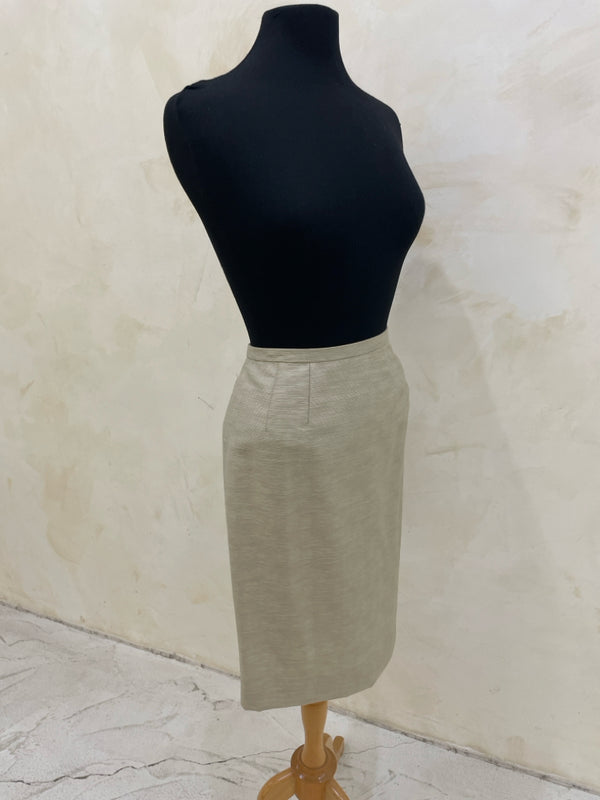 VALENTINO Size 8 Cream Skirt