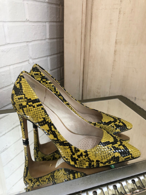 KENNETH COLE Size 6 Yellow Heels