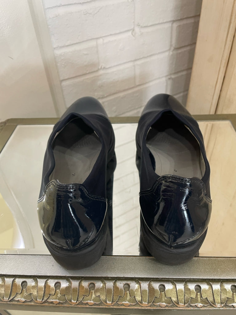 ARA Size 7.5 Black Loafers