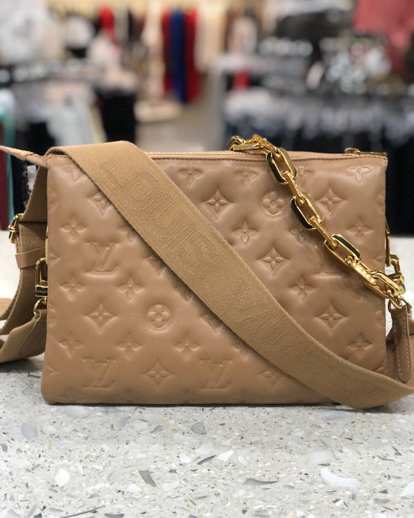 LOUIS VUITTON Crossbody Bags/Messengers