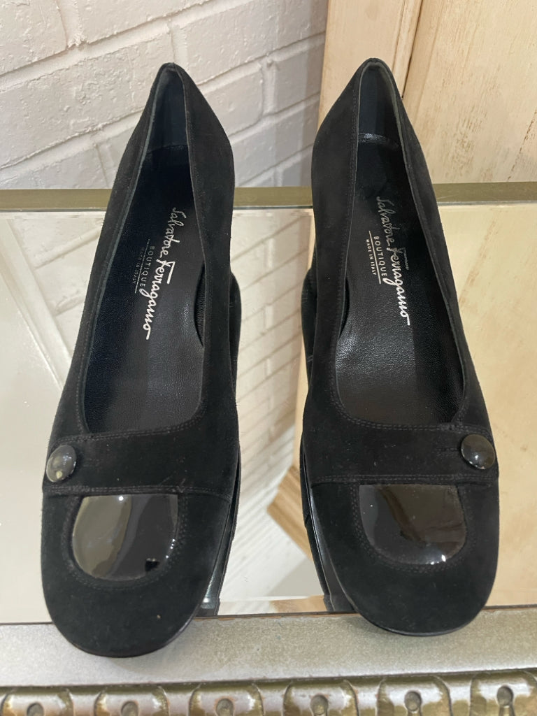 SALVATORE FERRAGAMO Size 7 Black Pumps