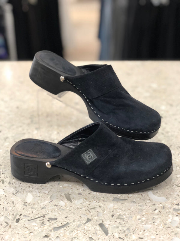 CHANEL Size 37 Navy Clogs