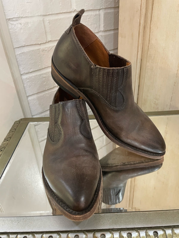 FRYE Size 8 Espresso Booties