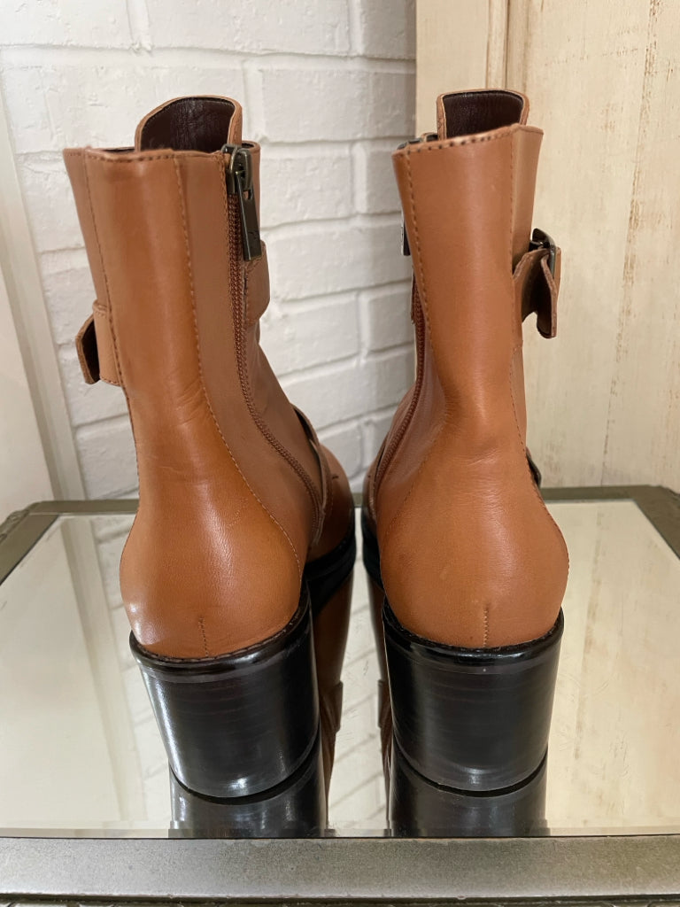 DONALD PLINER Size 8.5 Tan Booties