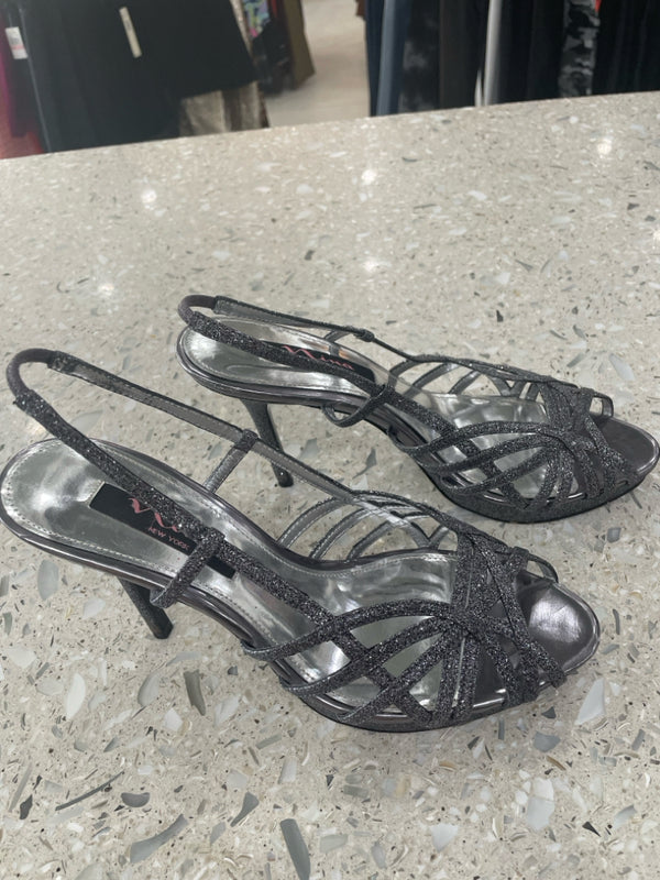 NINA Size 8.5 Pewter Heels