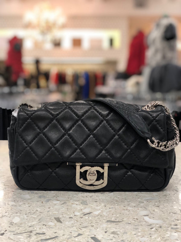 CHANEL Shoulder Bags