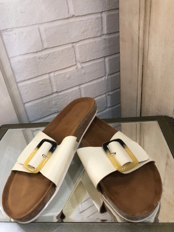 CREVO Size 11 Cream Sandals