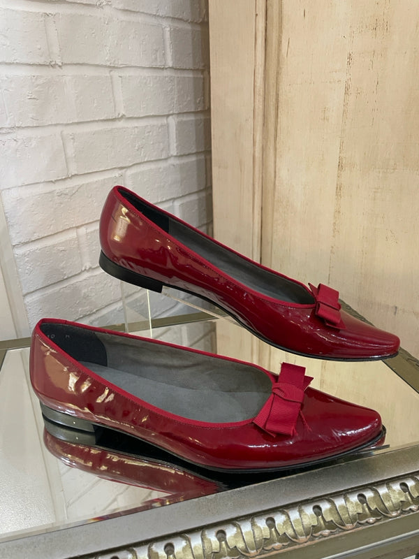 STUART WEITZMAN Size 10 Red Flats