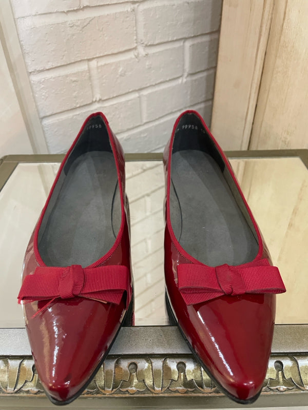 STUART WEITZMAN Size 10 Red Flats