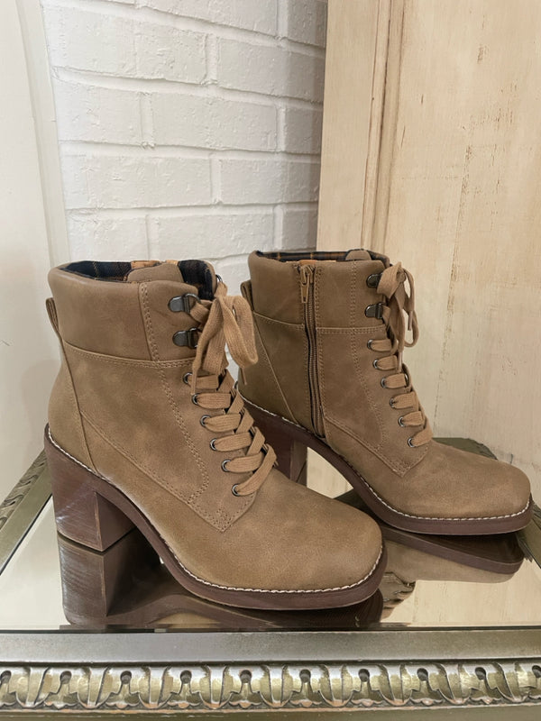 Size 8.5 Brown Booties