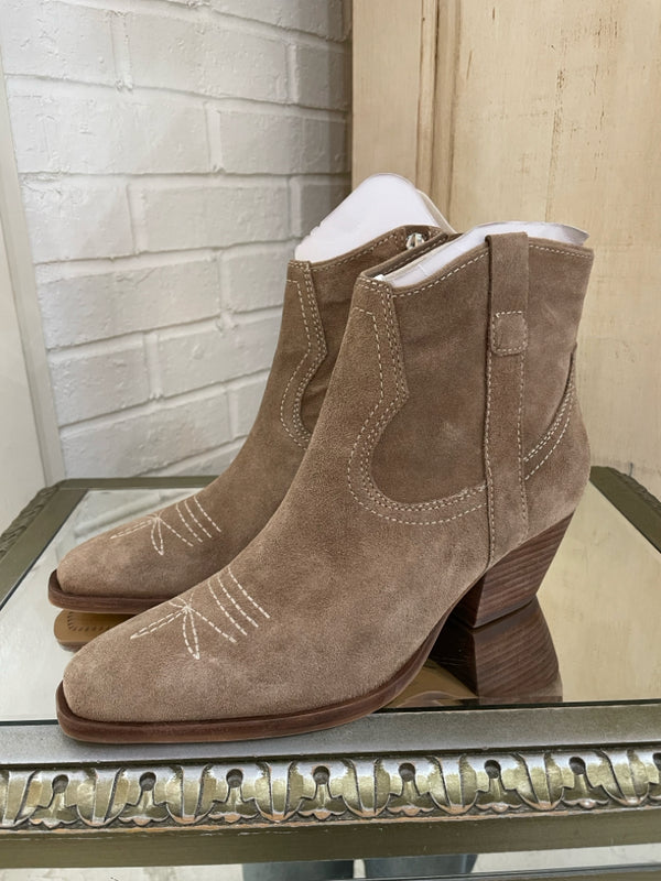 DOLCE VITA Size 8 Khaki Booties