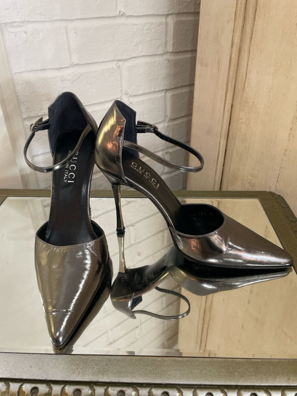 GUCCI Size 6 Pewter Heels