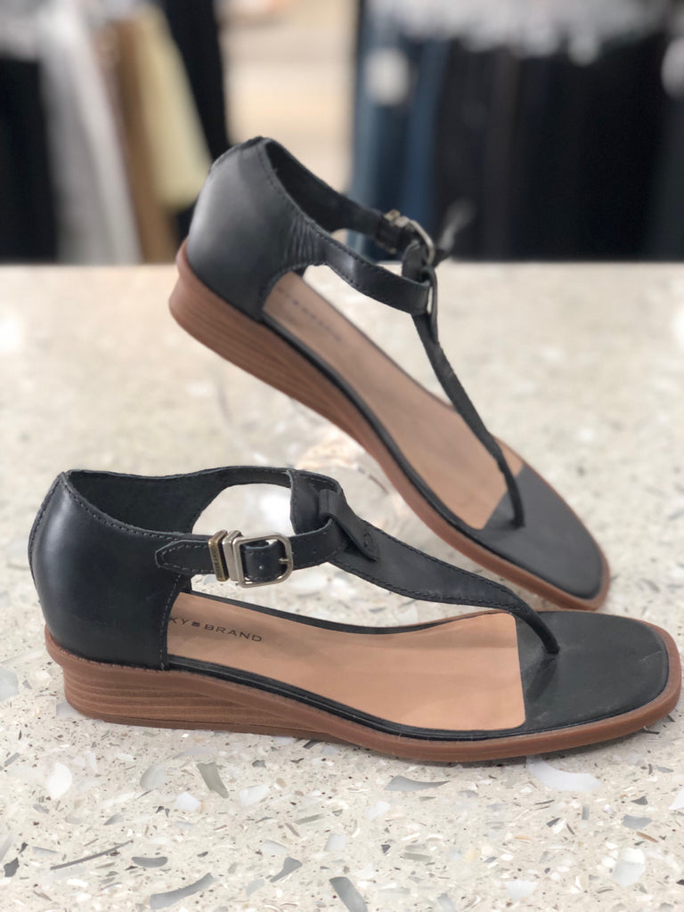 LUCKY Size 6.5 Black Sandals