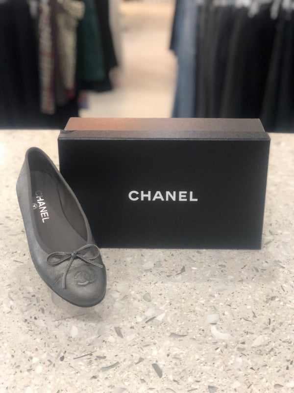 CHANEL Size 36 Pewter Flats