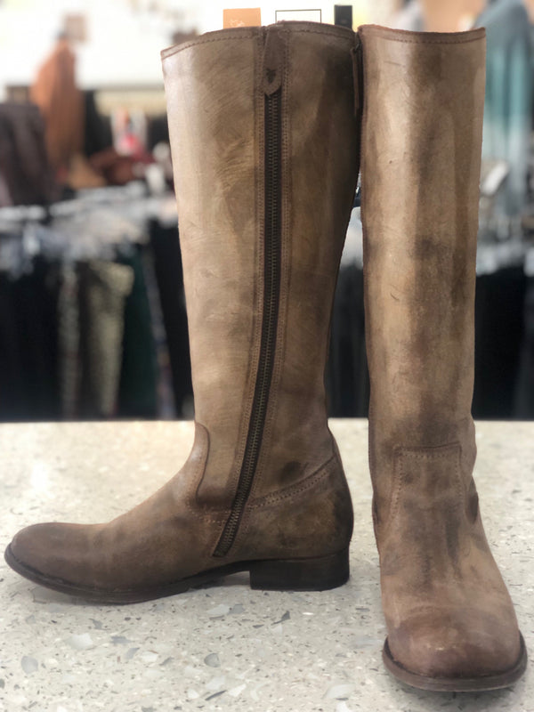 FRYE Size 8.5 Taupe Boots