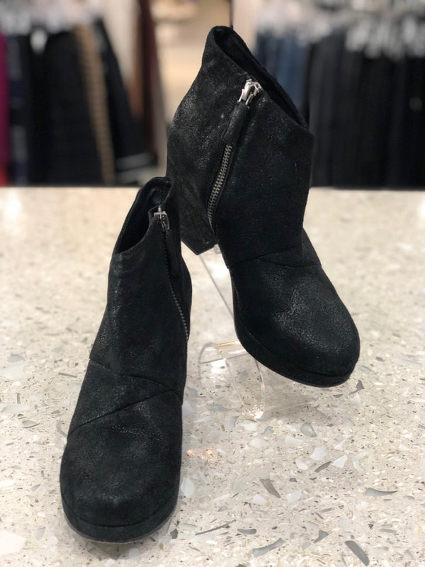 EILEEN FISHER Size 6 Black Booties