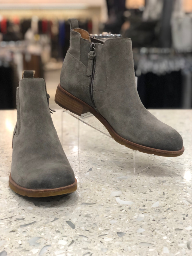 SOFFT Size 9.5 Grey Booties