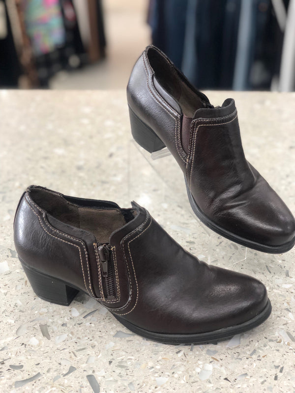 Size 6.5 Brown Booties