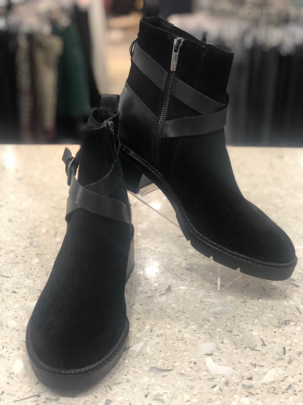 DONALD PLINER Size 8.5 Black Booties