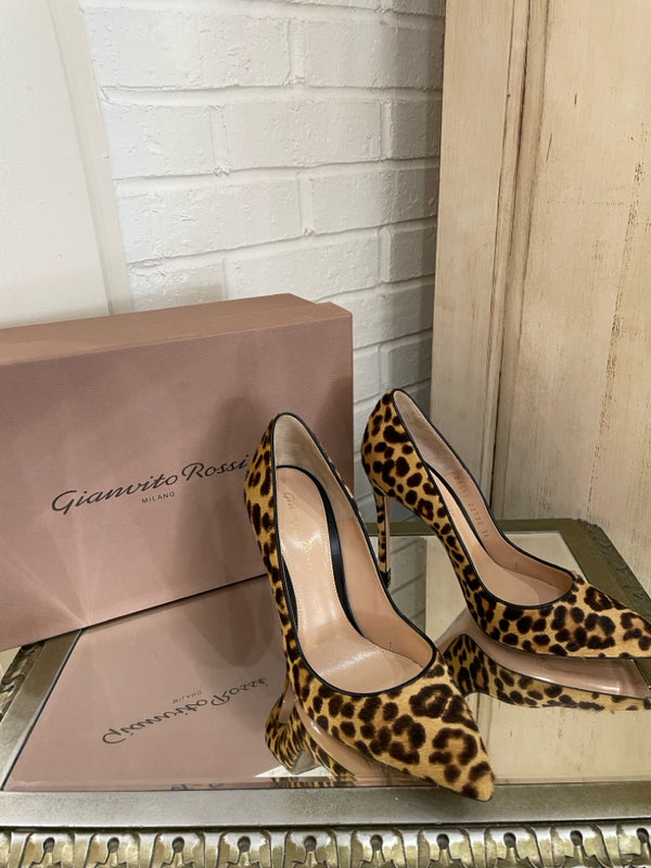 GIANVITO ROSSI Size 36 Brown Pumps