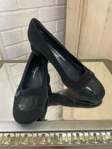 SALVATORE FERRAGAMO Size 7 Black Pumps