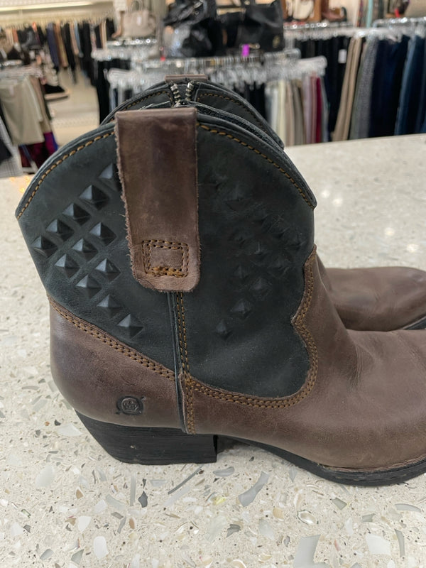 BORN Size 7.5 Espresso Booties