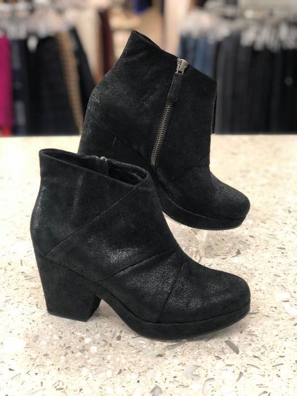 EILEEN FISHER Size 6 Black Booties